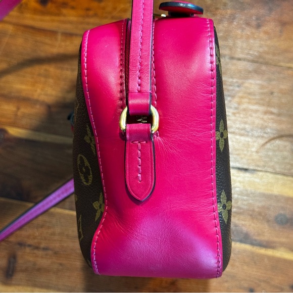 Louis Vuitton Monogram Saintonge Crossbody in Freesia Pink - Picture 8 of 15